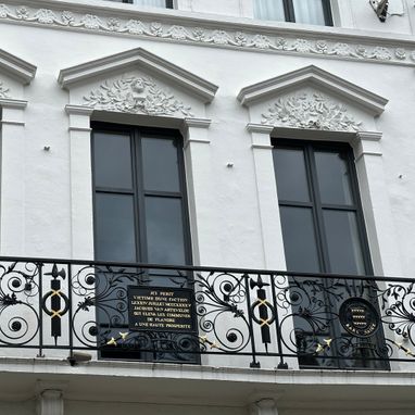 Detail herdenkingsplaat Arteveldehuis in Gent
